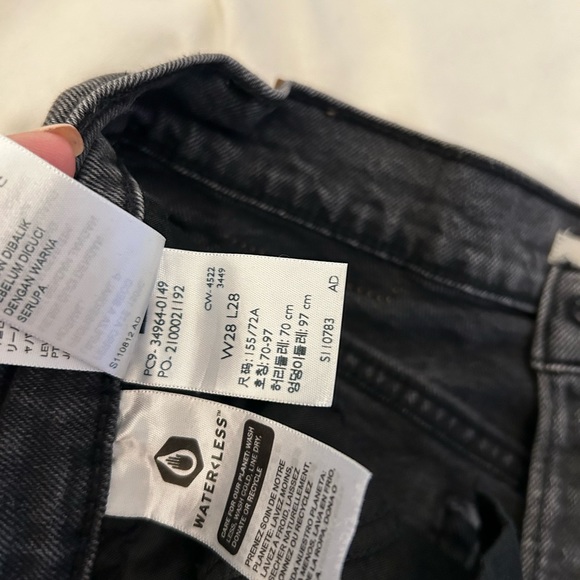 SOLD❗️Levi’s wedgie straight 28 washed black - Picture 12 of 12